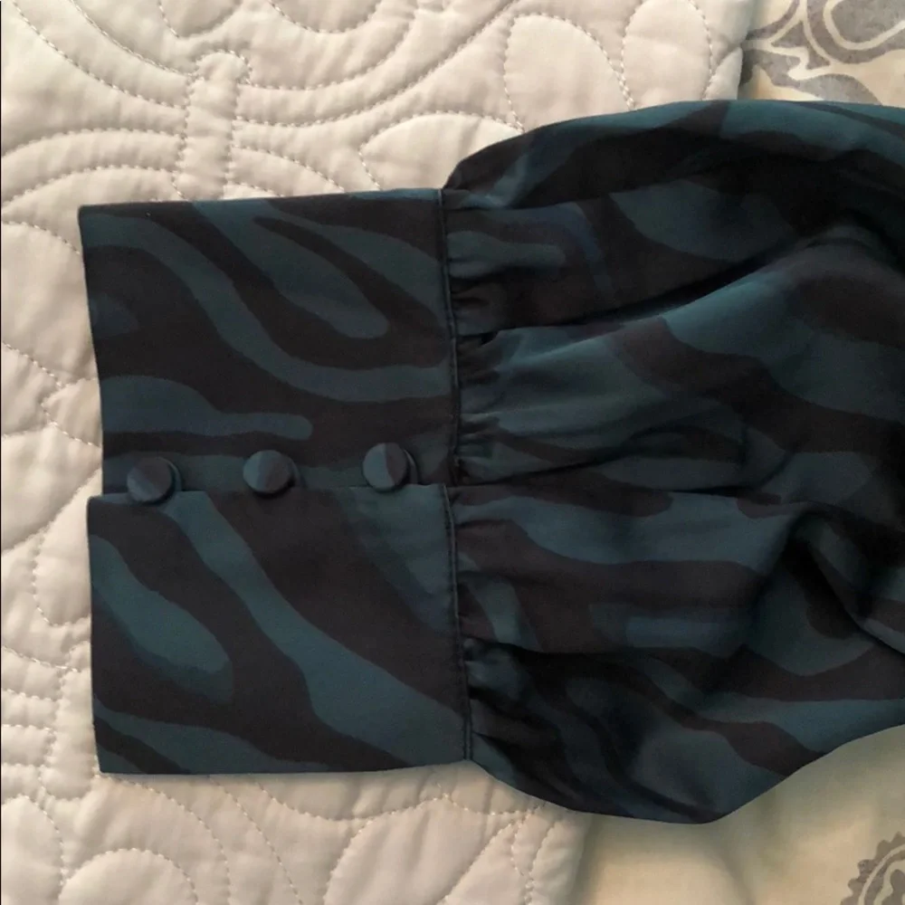NWT J. CREW DEEP V-NECK BUTTON FRONT TOP